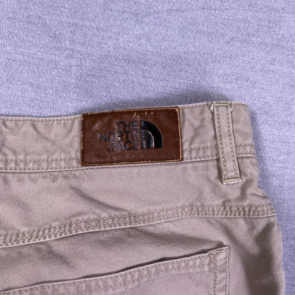 The North Face Straight Fit Mid Rise‎ Chino Pants Mens 40 Short Tan Cotton Nylon